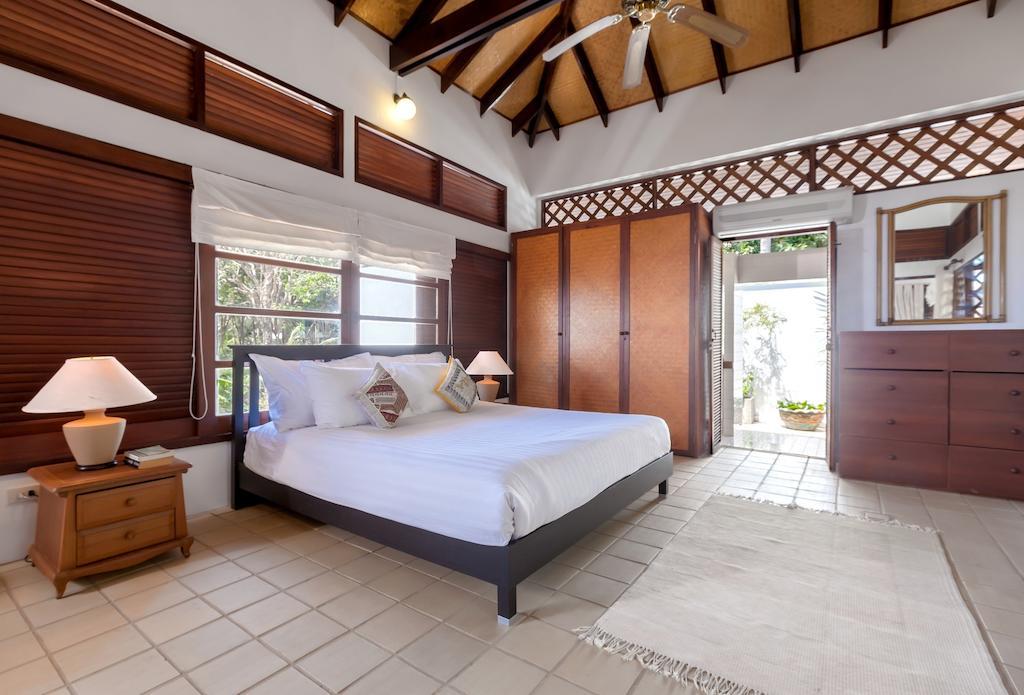 Baan Khunying - Secluded Phuket Beachfront Villa Rawai Zimmer foto